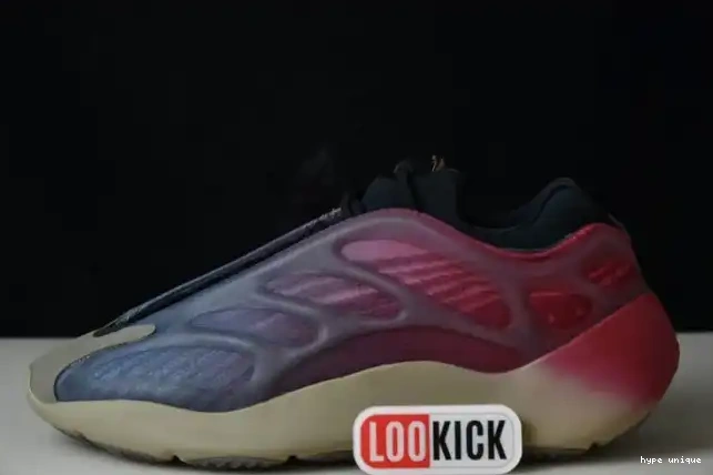 hype V3 Yeezy Fade GW1814 Adidas 700 Carbon 0528